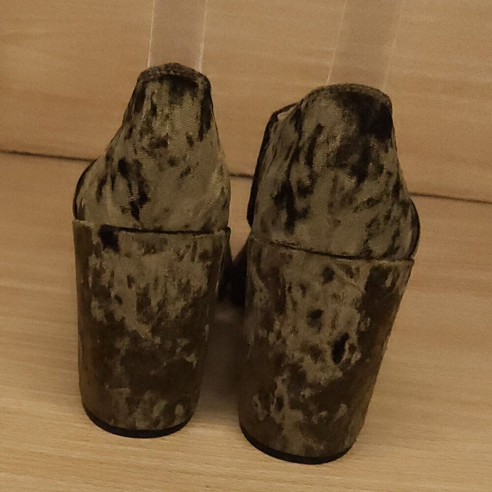 Cabi Green Velvet Block Heel Open Toe Shoes 7 - Picture 5 of 9